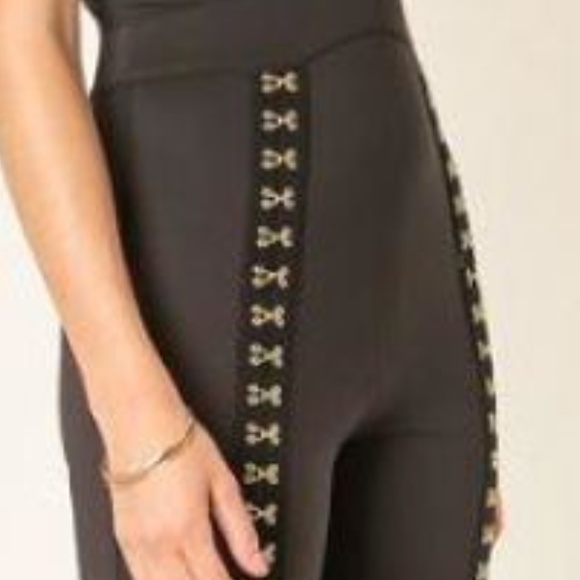 Black Bandage Hook & Eye Detailed Jumpsuit - Picture 3 of 7